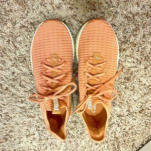 Women PUMA defy training sneaker